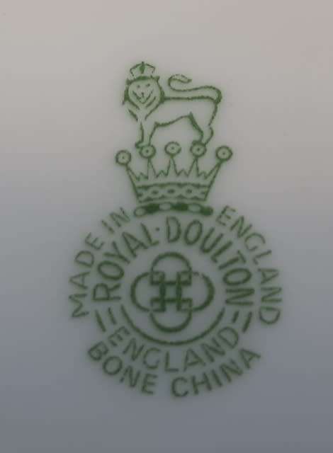 Royal Dalton Plates Small in water dammaged box plate dia 14cm