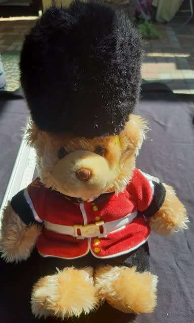 Teddy Bear from London  British Guard 250 Birthday H35 cm