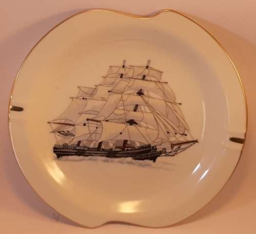 Vintage Ceramic Painted Sailing Vessel Ashtray with gilded Rim Made in Japan