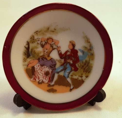 Small Plate on stand by Pierre Dumas Limoges France Dia 6 cm plus pill box