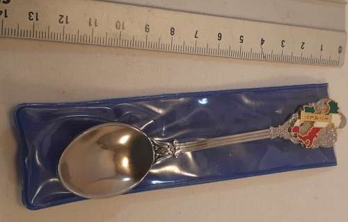 Set 2 tea spoons Italy and Victoria water falls