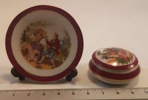 Small Plate on stand by Pierre Dumas Limoges France Dia 6 cm plus pill box