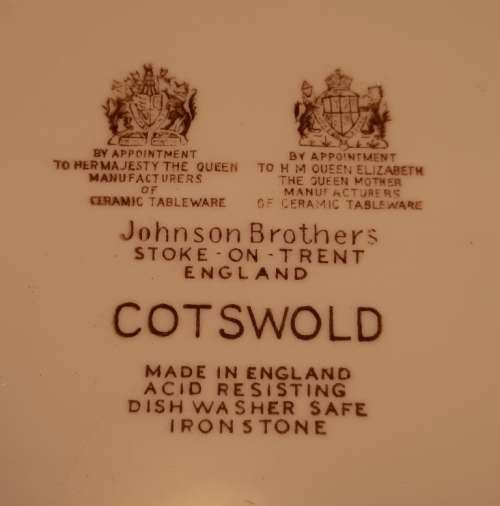 Johnson Brothers Stoke on Trent England Cotswold 25 cm Dinner Plate