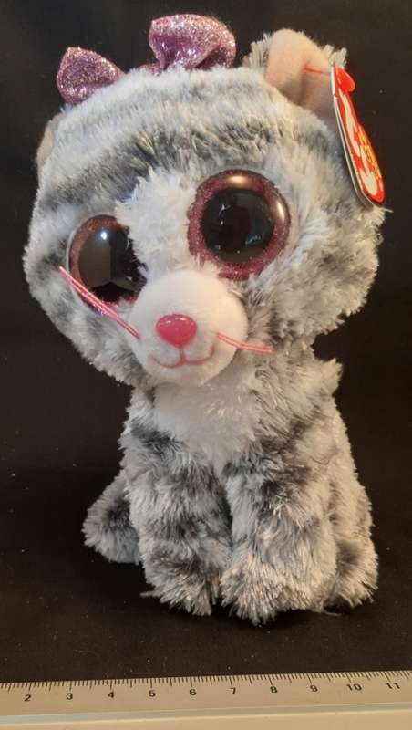 Original Ty Doll I am a Kitty cat my name is Kiki Birthday is August 16