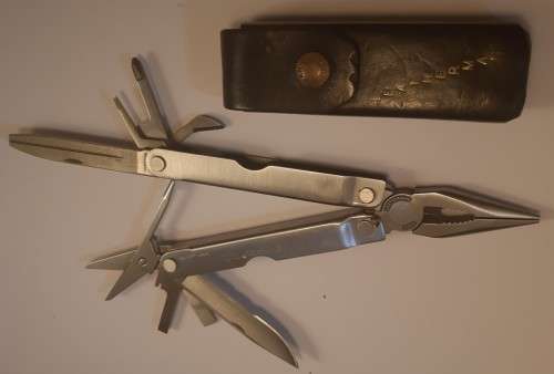 Leatherman PST 2  Retired Good condition year 97  With Leather Pouch Collectable