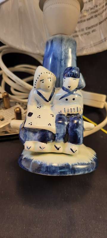 Delft Blue  Couple Table Lamp with white shade