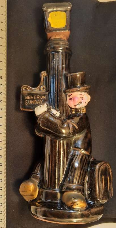 Vintage Decanter Ceramic porcelain Drunk Hanging on lamp post Royal Avon Hight 26 cm x w 12 cm