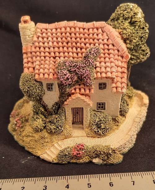 Small house Made by M Fraser in 1990 H 7 x 8.5 cm