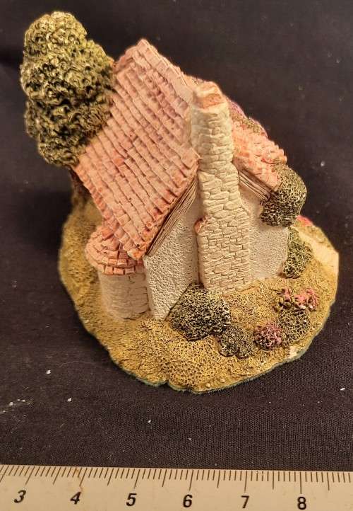 Small house Made by M Fraser in 1990 H 7 x 8.5 cm