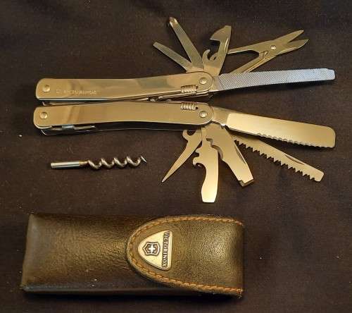Victorinox Swiss Army knife Spirit xc with Leather Pouch Cork screw