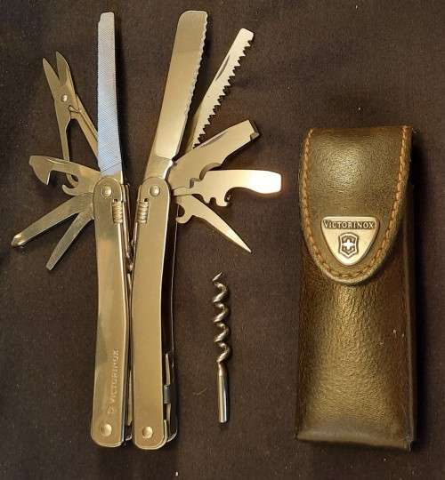 Victorinox Swiss Army knife Spirit xc with Leather Pouch Cork screw