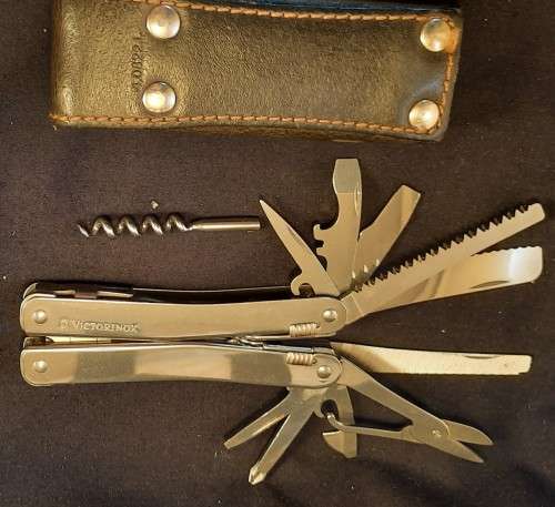 Victorinox Swiss Army knife Spirit xc with Leather Pouch Cork screw