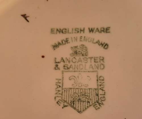 Small Bowl   Made in England Hight  Lancaster & Sandland +_3.5 Hight x 142 cm width