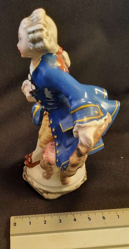 Porcelain Vintage Victorian Man Made in Italy  Hight12 cm width 9 cm