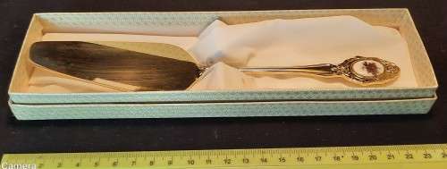 Cake server 24 karat Gold plated  Eetrite  rose decals  in box