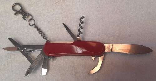 Wenger Evolution 14 Swiss Army knife in Red scales
