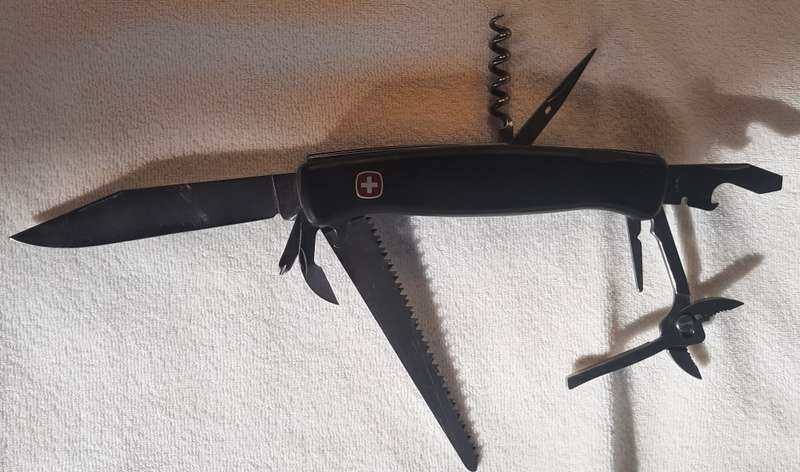 Wenger Swiss Army knife 111mm Everest model Discontinued