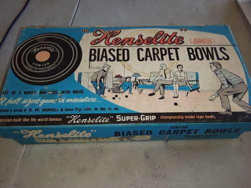 Henselite Carpet Bowls in near perfect condition.