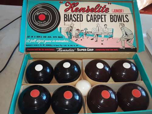 Henselite Carpet Bowls in near perfect condition.