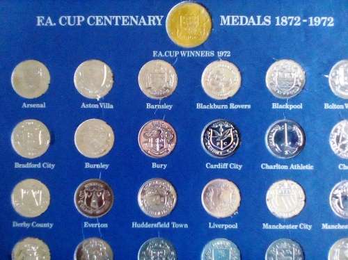 "ESSO" (UK) - "100 YEARS OF FOOTBALL" - COMPLETE COLLECTORS FOLDER, 1972!