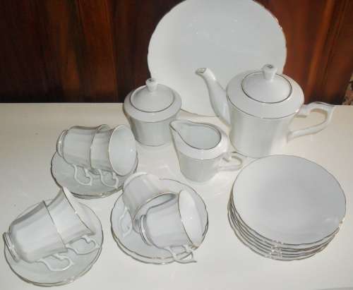 BUYER TO COLLECT IN PRETORIA - CHINESE TEA SET AS ILLUSTRATED, 1980's