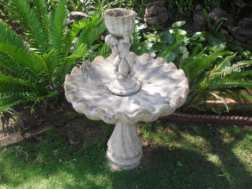 BUYER TO COLLECT IN PRETORIA - CONCRETE GARDEN FOUNTAIN, 1980's!