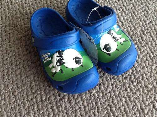 SALE  Shaun the Sheep Crocs * Blue * size 34 or 1-2