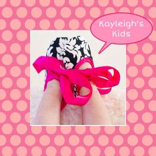 Damask dark pink soft baby shoes 11cm approximately 3-6 months
