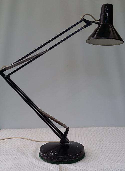 Anglepoise-type lamp