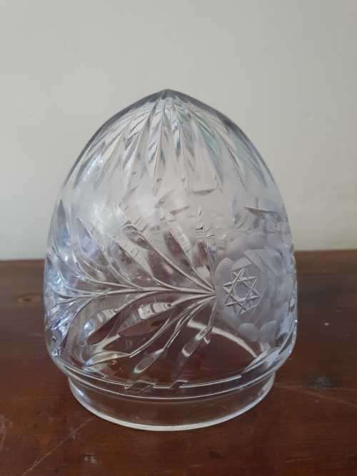 Cut crystal table lamp