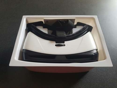 ###BRAND NEW ORIGINAL SAMSUNG GEAR VR###DONT MISS THIS DEAL###R1 NO RESERVE
