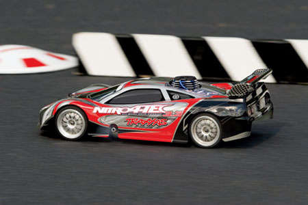 TRAXXAS NITRO 4TEC#### FASTEST NITRO R/C CAR IN THE WORLD!!! 130KMPH!!!!R1 NO RESERVE!!!