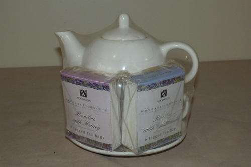 A FANTASTIC (SEALED) MARGARET ROBERTS (WOOLWORTHS) "TEA-FOR-ONE" TEA SET WITH TWO BOXES OF TEA