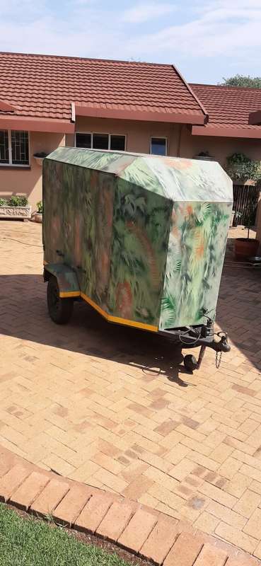 CAMPER/Caravan with optional extra Gazebo