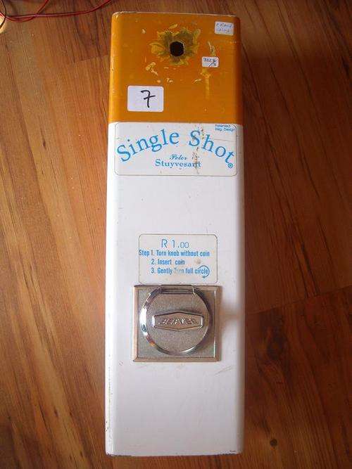 loose draw cigarette vending machine!!! R1 no reserve