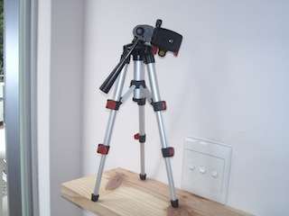 AMAZING TELESCOPIC CAMERA TRIPOD!!! R1 NO RESERVE