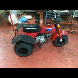 Honda atc 70cc trike!!! Nice old piece. starts first time!!!