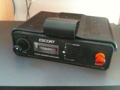 LIKE NEW, OLD SCHOOL ESCORT RADAR WARNING SYSTEM!! R1 NO RESERVE!!