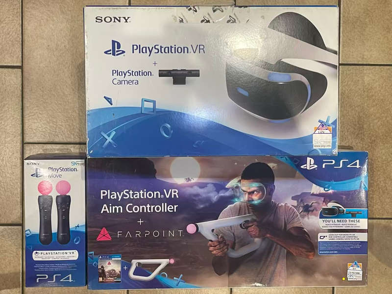 Sony Playstation VR PSVR1 - Headset, bundle with Motion Controller + Aim Controller (PS5 Adapter)