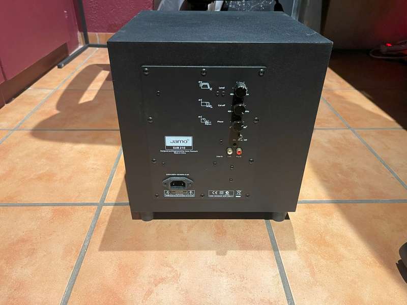 Jamo SUB210 SUBWOOFER 8` Black
