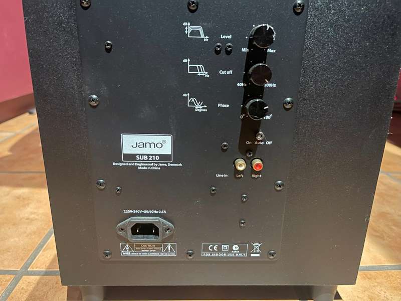 Jamo SUB210 SUBWOOFER 8` Black