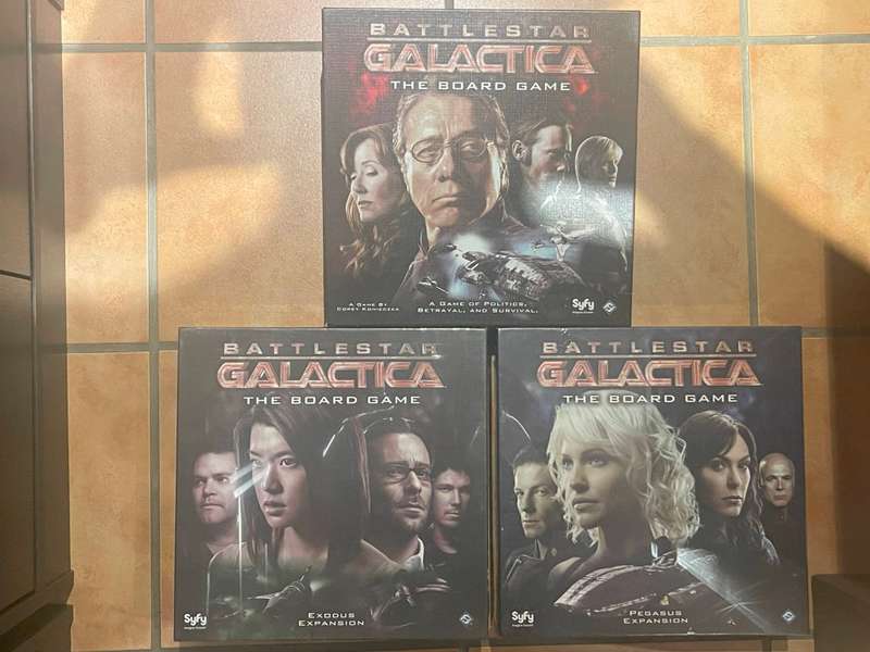 Battlestar Galactica: The Board Game (2008) + Exodus (Sealed) + Pegasus (Sealed) ULTRA RARE