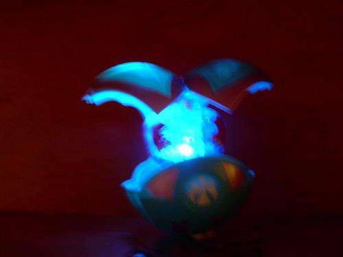 BAKUGAN BALL WITH LIGHT THAT COMES ON WHEN IT OPENS!