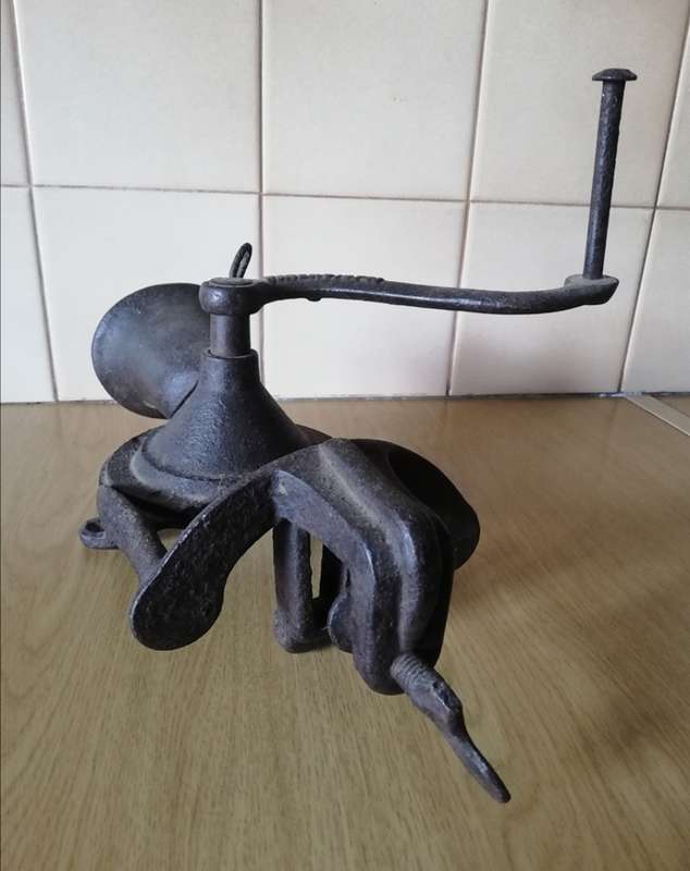 ANTIQUE COFFEE GRINDER