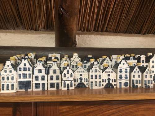 KLM HOUSES