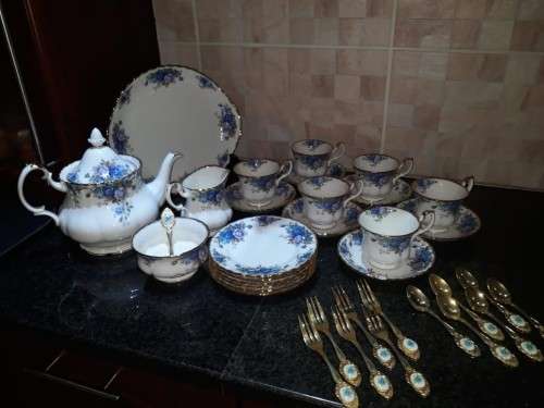 Rare Mint Condition Royal Albert Bone China England 1987