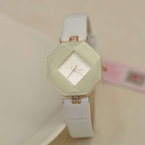 Women Vintage Wood Texture Grain Digital Quartz Watch