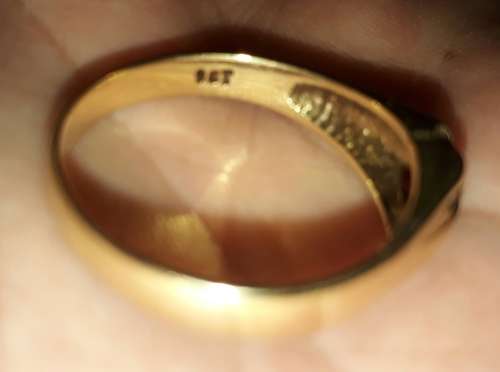 Gold Ring 9ct (Ruby)