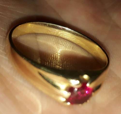 Gold Ring 9ct (Ruby)