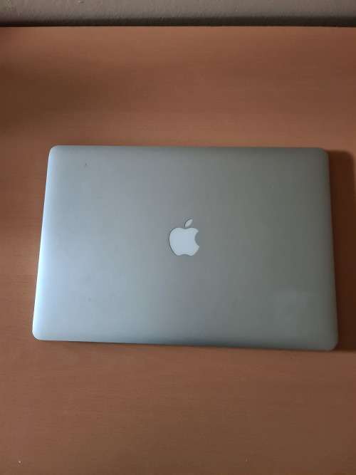 Apple MacBook Pro 15.4inch, Intel core i7, 8gb ram, 251gb hdd
